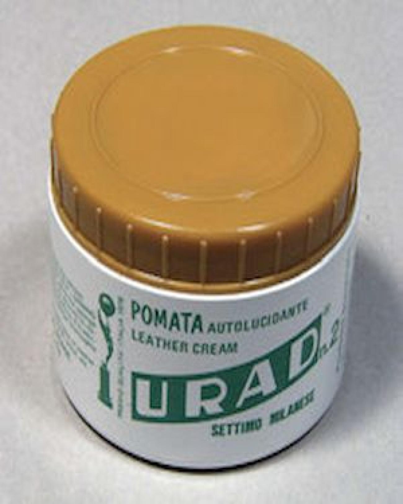 POMATA AUTOLUCIDANTE URAD 200 gr.